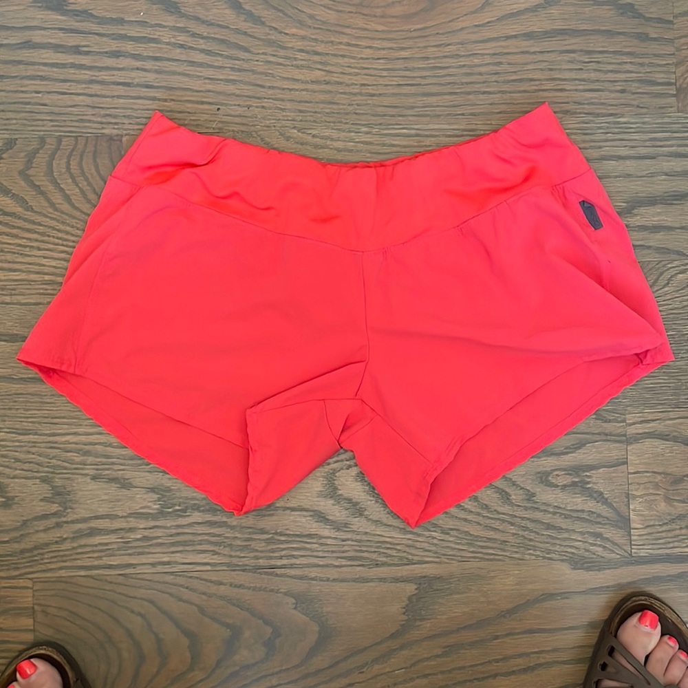 Oiselle size 8 Roga shorts